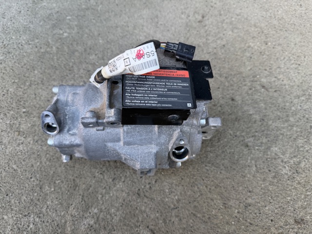 Компресор кондиціонера 926005SA0C NISSAN