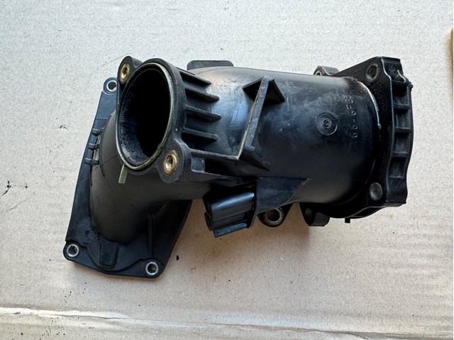 Патрубок дросельний A6510900728 MERCEDES