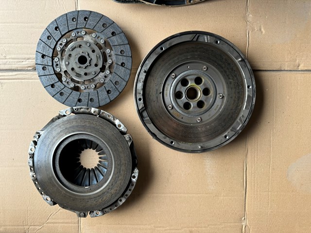 Маховик із зубчастим ободом в зборі FM516477DC FORD