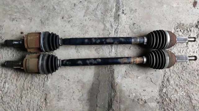 Приводи задніх коліс 100771900C TESLA