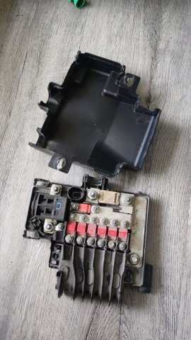 Авто акумулятор 101327200F TESLA