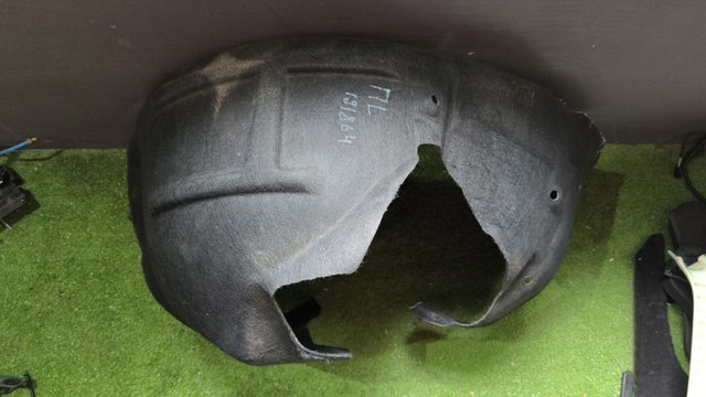 Підкрилок передній лівий 103450800D TESLA