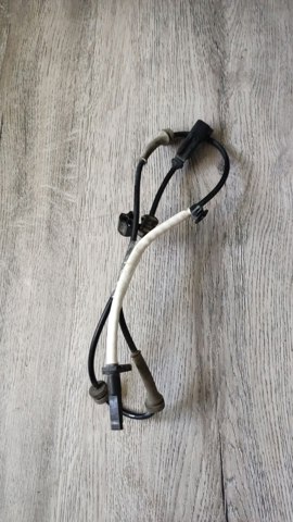 Передній датчик ABS 103779400B TESLA