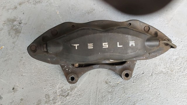 Супорт тормзной 104263900F TESLA