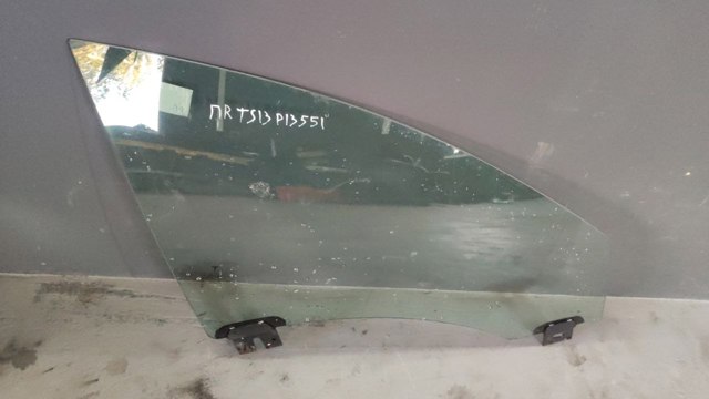 Скло пасажирських дверей 600664700E TESLA