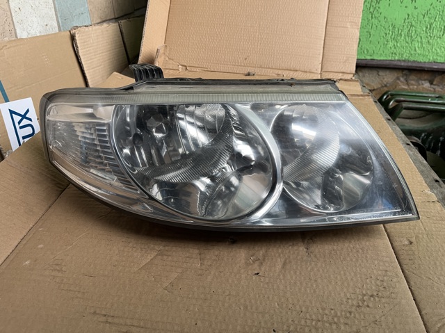 Права блок фара 2601095F0B NISSAN