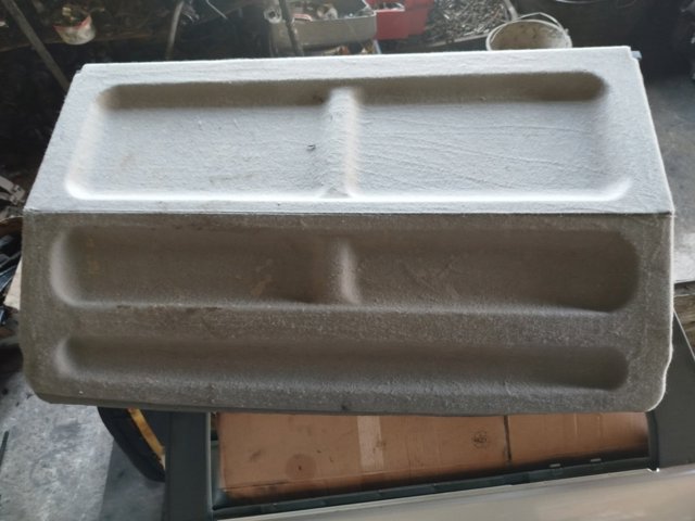 Полку салону, задня 8200096136 RENAULT