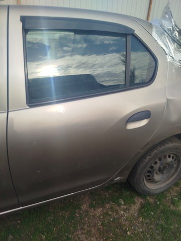 Двері пасажирськи задні ліві 821012282R RENAULT