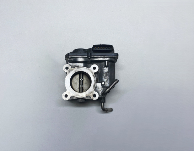 Дросільна заслінка в зборі 2203047080 TOYOTA