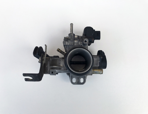 Дросільна заслінка в зборі 222100J010 TOYOTA