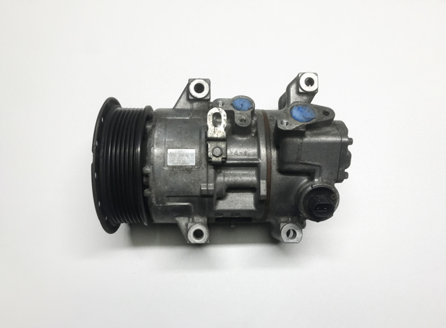 Компресор кліматичної установки 4472601258 TOYOTA