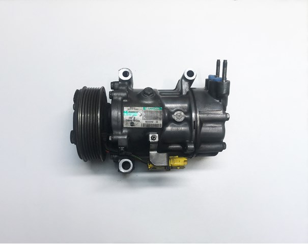 Компресор кондиціонера 64522758433 BMW