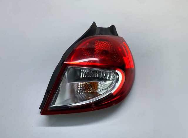 Задні ліхтарі 8200886946 RENAULT