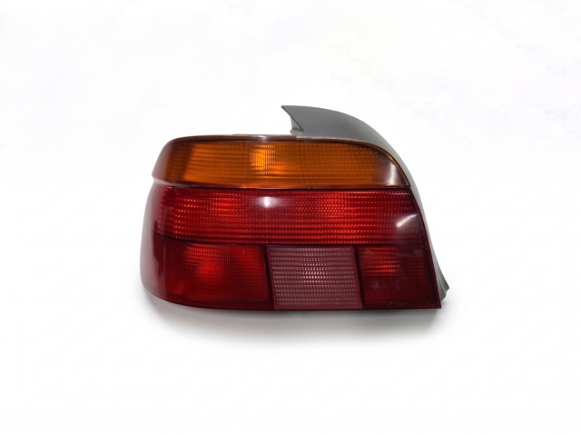 Ліхтар задній лівий 8358031 BMW