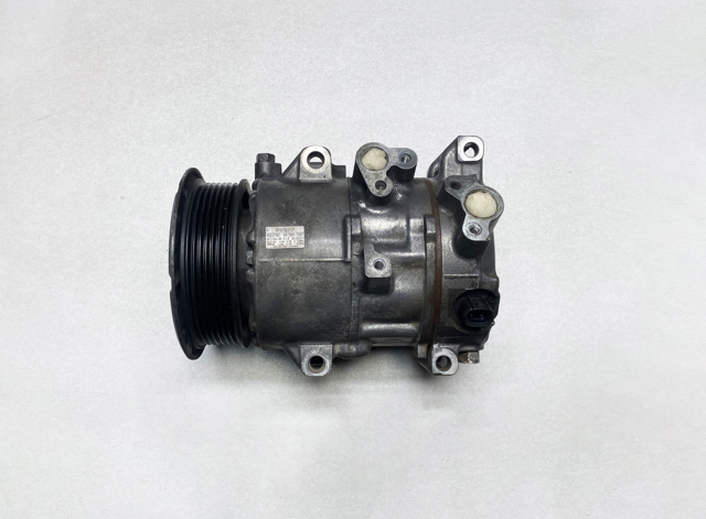 Компресор системи кондиціювання 8831053060 TOYOTA