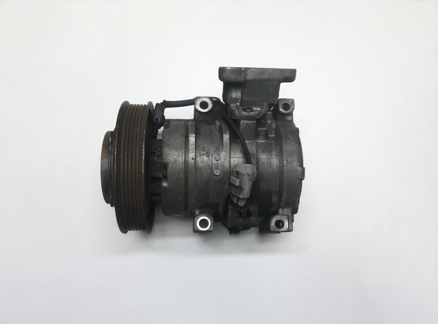 Компресор кліматичної установки 8832063010 TOYOTA