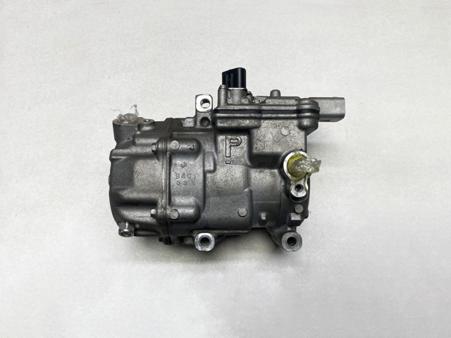 Компресор системи кондиціювання 8837047033 TOYOTA