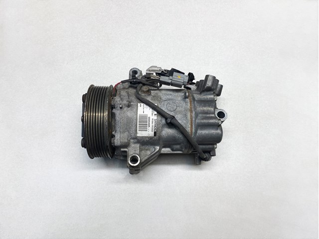 Компресор кондиціонера 926005450R NISSAN