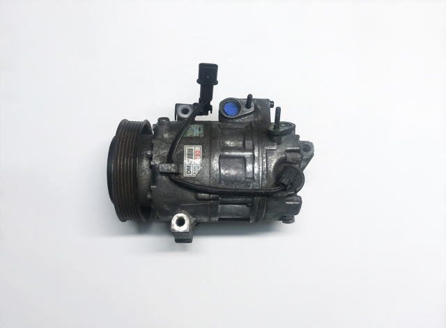 Компресор кондиціонера 977012W000 HYUNDAI