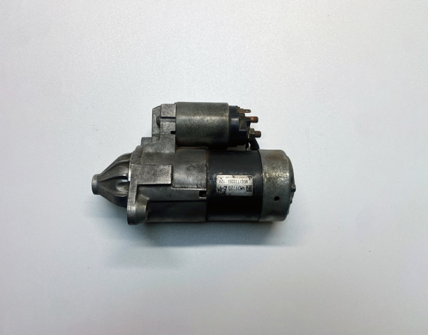 Стартер автомобільний MD172864 MITSUBISHI
