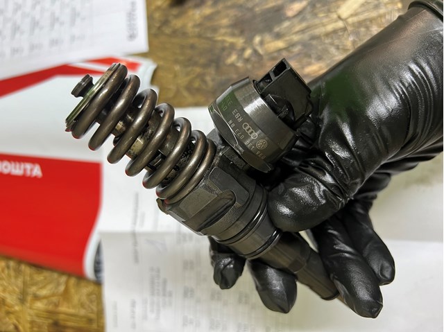 Форсунки електромагнітні 038130073BN MAXGEAR