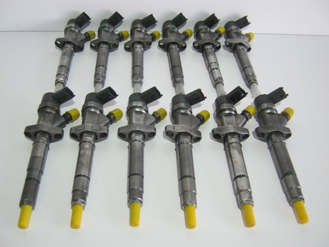 Форсунка інжектора 0445110141 NISSAN