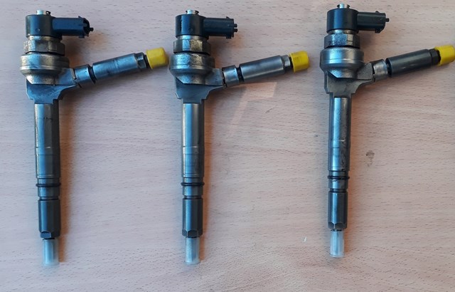 Форсунки електромагнітні 0445110175 BOSCH