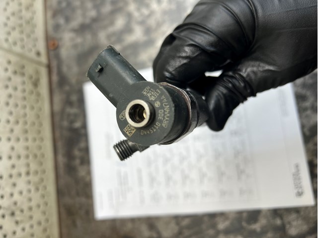 Форсунка інжектора 0445110300 BOSCH