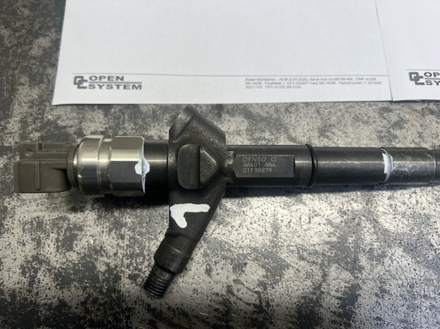 Форсунка інжектора 16600AW400 DENSO