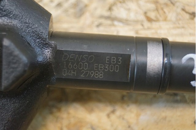 Форсунка паливна 16600EB300 NISSAN