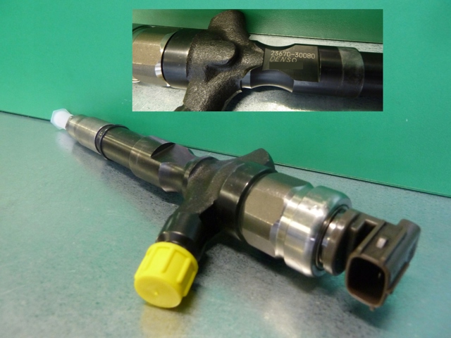 Форсунка паливна 2367030080 DENSO