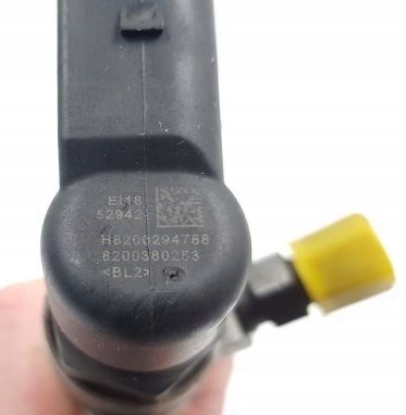 Форсунка дизельна в зборі, розпилювач + тримач 8200380253 RENAULT