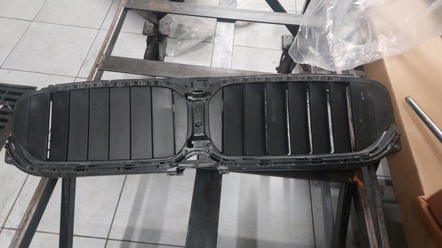 Жалюзі радіатора 51745A218F4 BMW