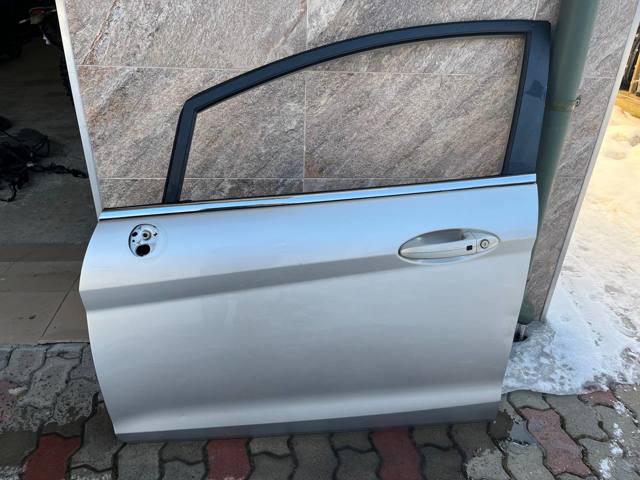 Дверь передня ліва 1691842 FORD