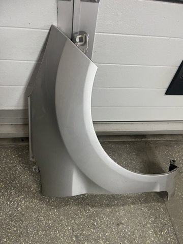 Переднє праве крило 1777180 FORD