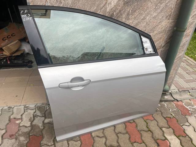 Пасажирські передні двері 2147844 FORD