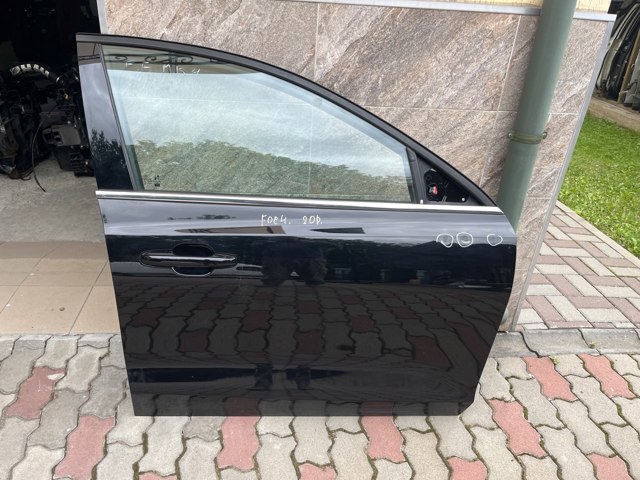Пасажирські передні двері 2457621 FORD