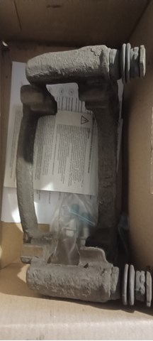 Скоба гальмівного заднього супорта BDA589 TRW