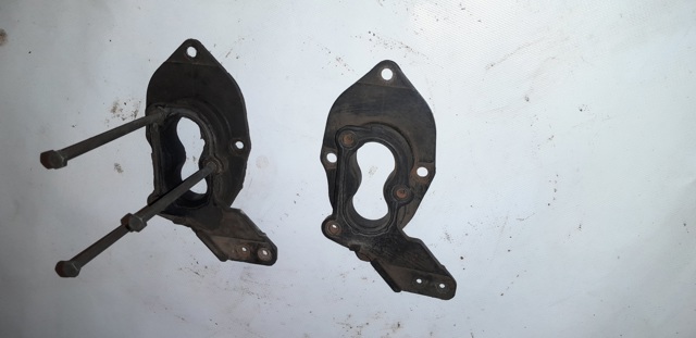 Фланець карбюратора 90284095 OPEL