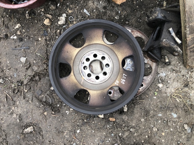 Демпферний маховик 1340567030 TOYOTA