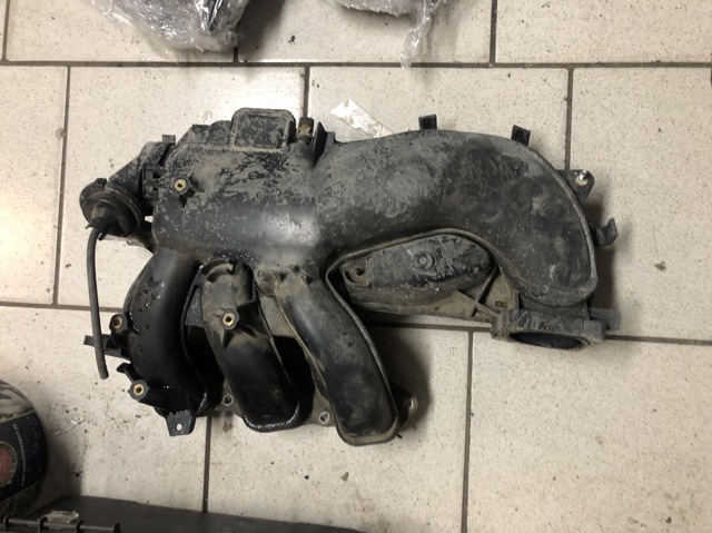 Колектор впуск верхній 1710931012 TOYOTA