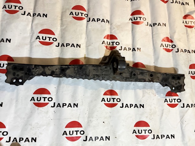 Рамка радіатора нижня 5710412270 TOYOTA