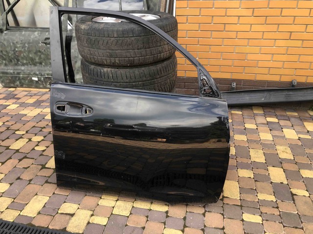 Пасажирські передні двері 6700160710 TOYOTA