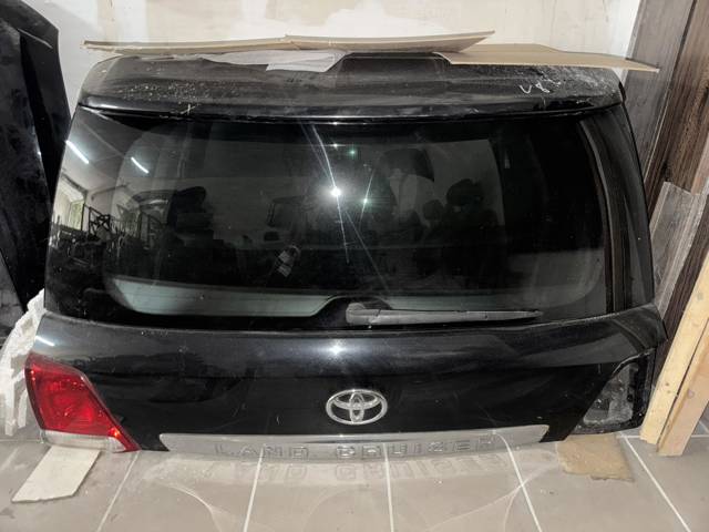 П'яті двері 6700560D10 TOYOTA