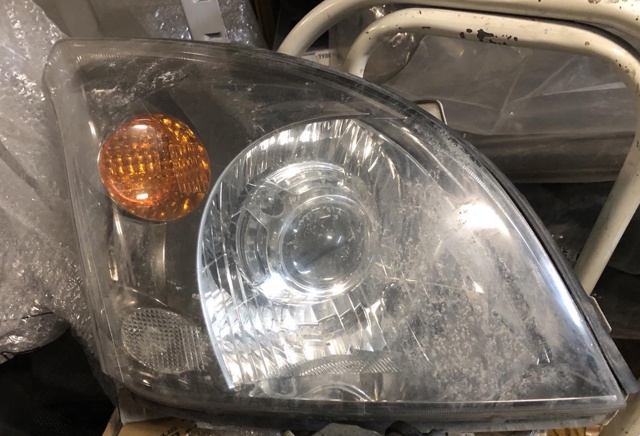 Фара основна права 8113060D80 TOYOTA