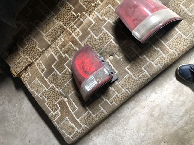Задній лівий зовнішній ліхтар 8156160750 TOYOTA