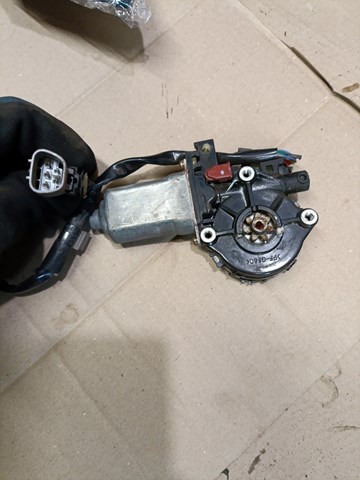Мотор склопідйомника дверей передніх, правих 8571060140 TOYOTA