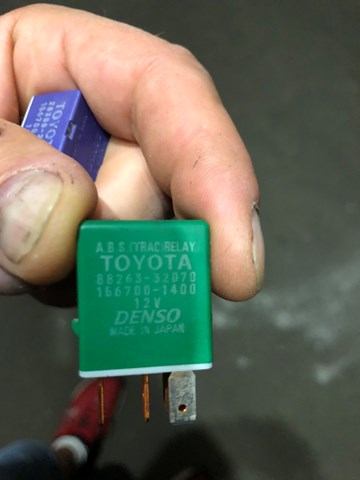 Реле електричне багатофункціональне 8826332070 TOYOTA