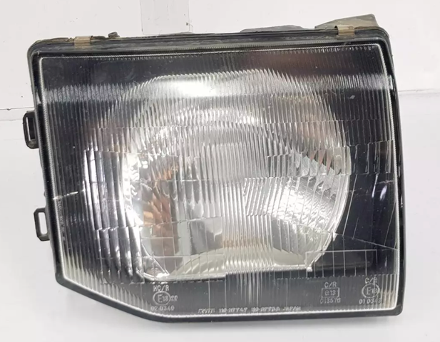 Основна фара - вставка MB831068 MITSUBISHI