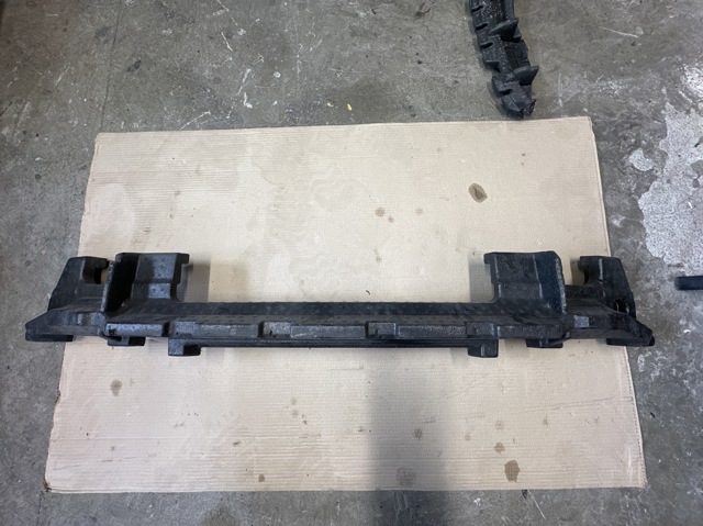 Наповнювач бампера переднього 4M0807550G VAG